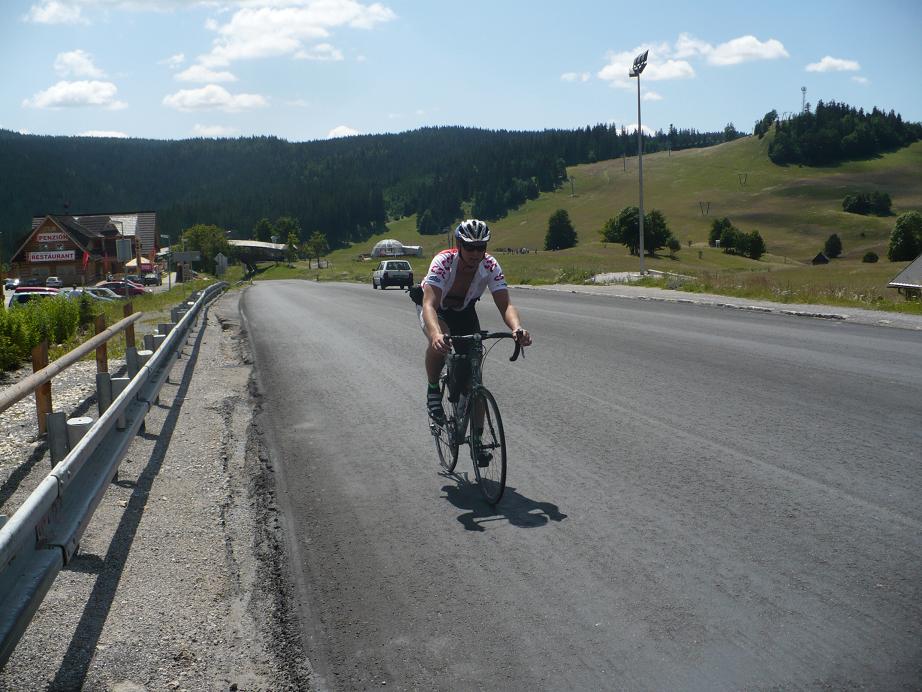 Donovaly, vrchol. Práve zisťujem, že mám defekt